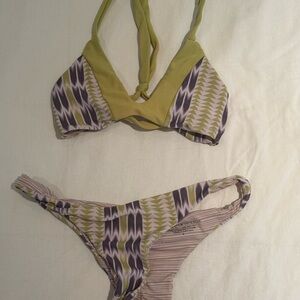 ACACIA Top and Bottom - good condition, elastic stretch